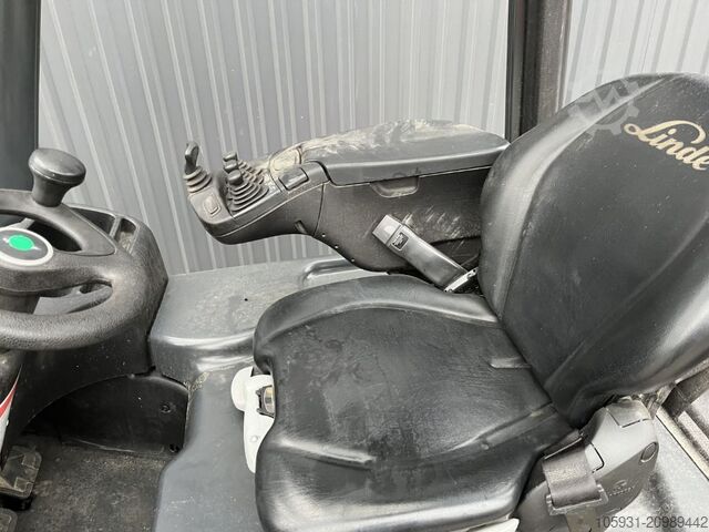 Electric 3-wheel forklift Linde E16C-02