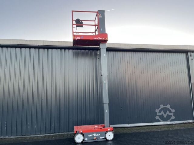 Vertical / Personnel Lifts Skyjack SJ12