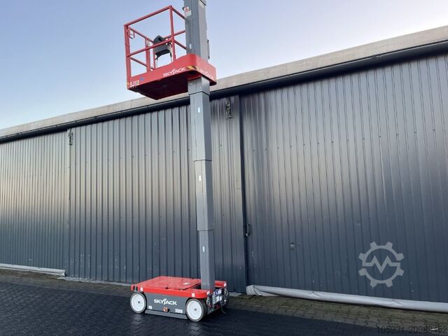Vertical / Personnel Lifts Skyjack SJ12