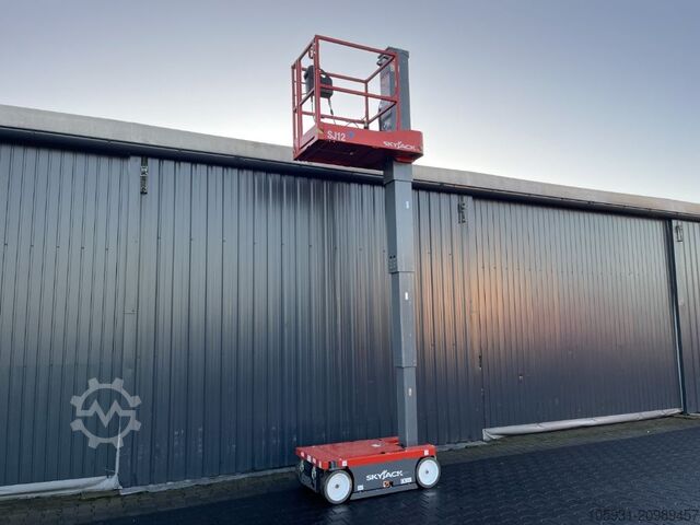 Vertical / Personnel Lifts Skyjack SJ12