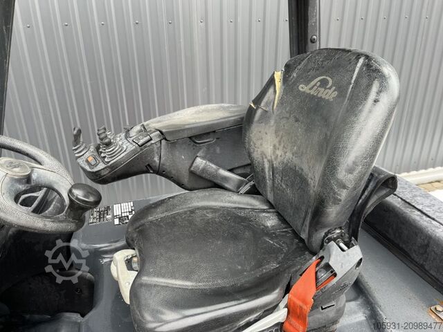 Electric 4-wheel forklift Linde E20PH-02