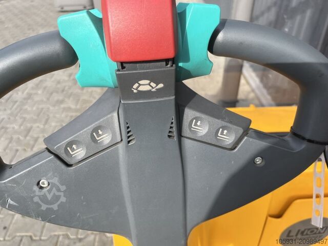 Pedestrian Stacker Jungheinrich EJC110