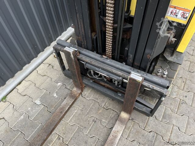 Electric 4-wheel forklift Hyster E2.0XN