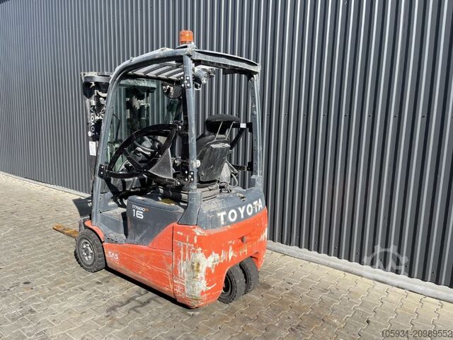 Electric 3-wheel forklift Toyota 8FBEK16T