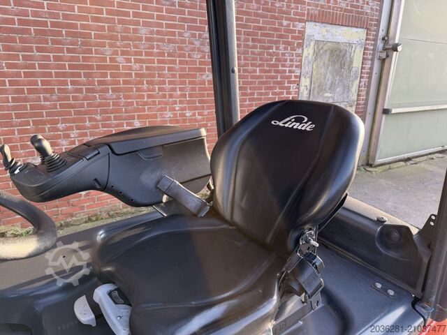 Elektro 4 Rad-Stapler Linde E16 PH-02