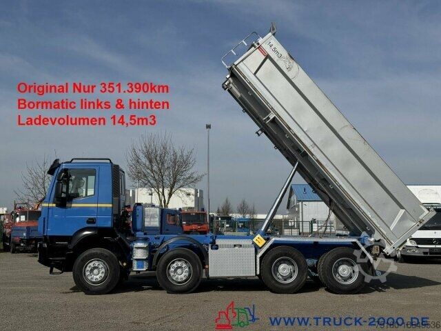 Three-sided tipper truck Iveco 340T45 Trakker 8x4 Bordmatik Links+Hinten 351TKM