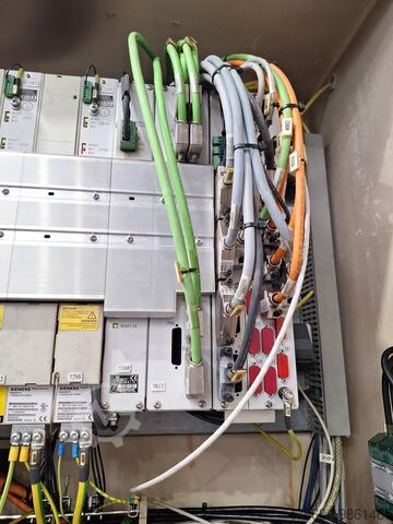 Vertikales Bearbeitungszentrum Hedelius BC100-3500