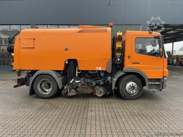 Spezial-LKW Mercedes-Benz 1518 4x2 Atego Bucher Cityfant
