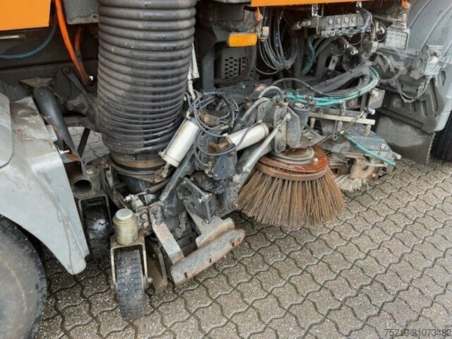 Spezial-LKW Mercedes-Benz 1518 4x2 Atego Bucher Cityfant