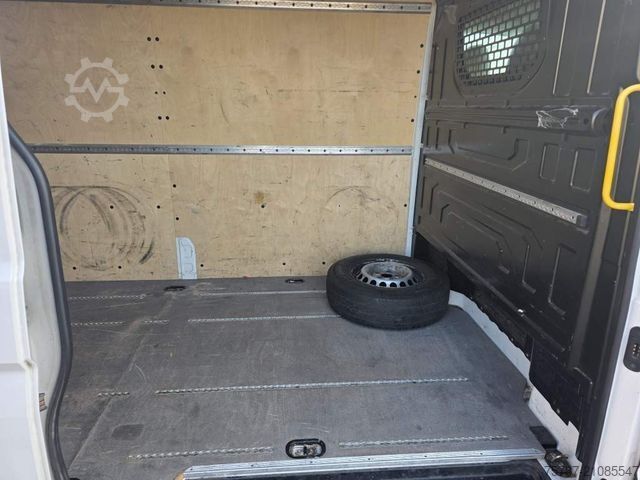 High top van VOLKSWAGEN Crafter 3,5 to, 1+2 Sitzer, AHK, 6 Gang man Scha
