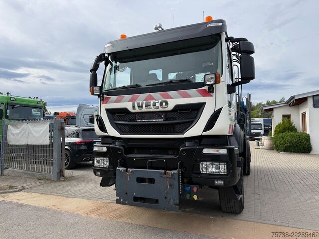 Kipper LKW IVECO Trakker 330 4x4 Meiller Kipper+Hiab 088B-2 Funk