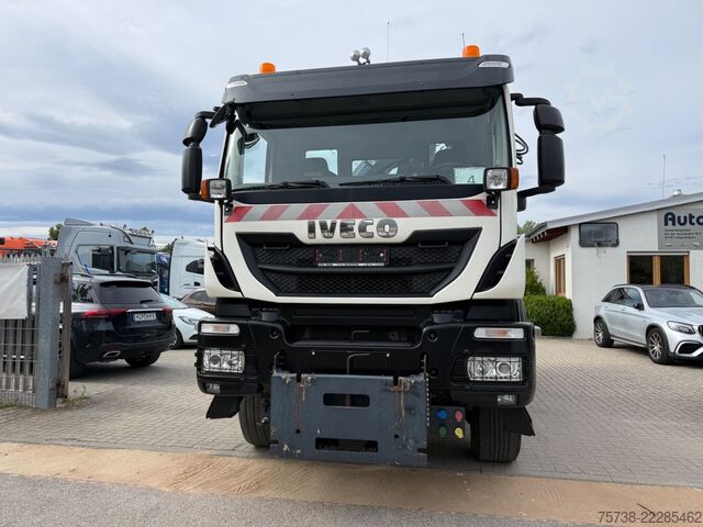 Kipper LKW IVECO Trakker 330 4x4 Meiller Kipper+Hiab 088B-2 Funk