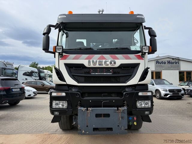 Kipper LKW IVECO Trakker 330 4x4 Meiller Kipper+Hiab 088B-2 Funk