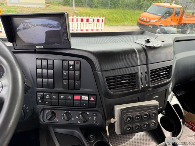 Kipper LKW IVECO Trakker 330 4x4 Meiller Kipper+Hiab 088B-2 Funk