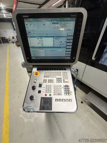 CNC-Universal-Bearbeitungszentrum DECKEL MAHO DMC 80 FD duoBlock