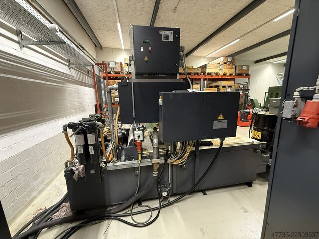 CNC-Universal-Bearbeitungszentrum DECKEL MAHO DMC 80 FD duoBlock