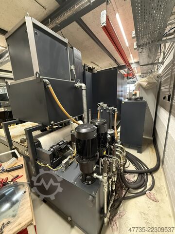 CNC-Universal-Bearbeitungszentrum DECKEL MAHO DMC 80 FD duoBlock