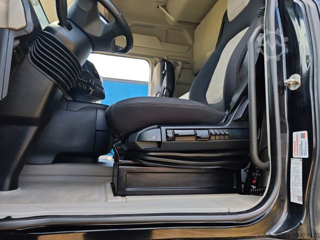 Standard tractor unit FORD F-MAX LUX LED, Intarder, Standklima, RDKS, Voll