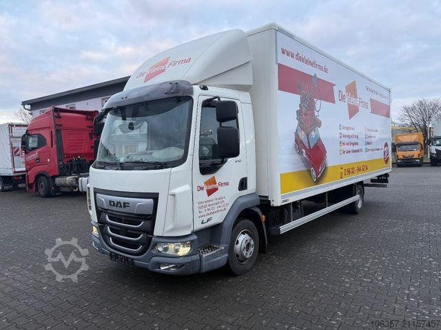 Transporter mit Koffer DAF LF 210 FA Möbelkoffer
