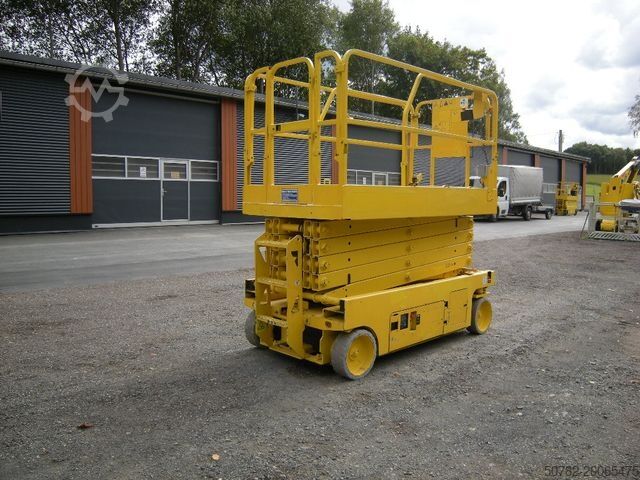 Work platform GENIE GS 3246 Scherenarbeitsbühne 11,9 m
