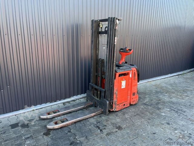 Stand-on stacker Linde D12AP