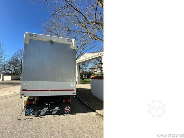 Livestock transporter Isuzu N62.150 2 Pferde, 7 eingetragene Sitzplätze