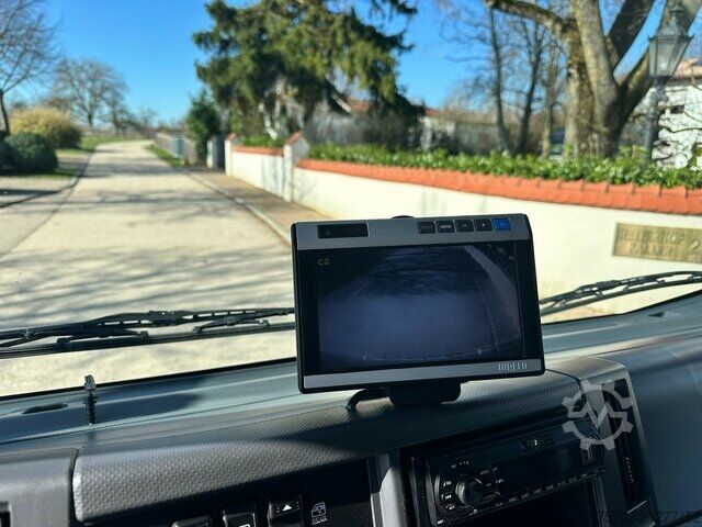 Livestock transporter Isuzu N62.150 2 Pferde, 7 eingetragene Sitzplätze