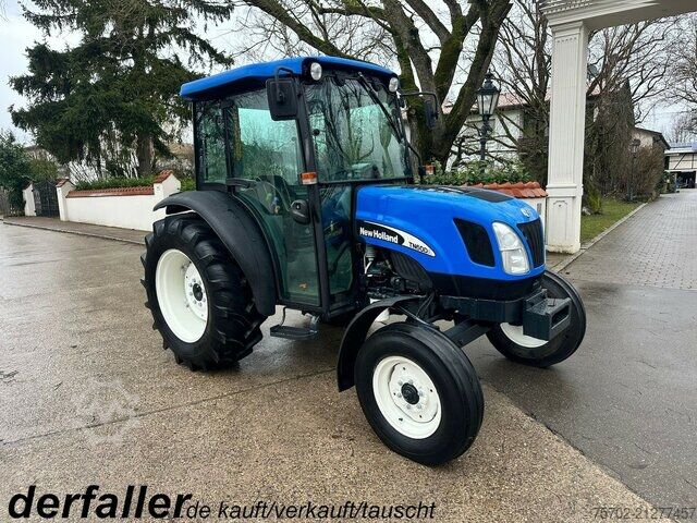 Hofschlepper New Holland TN60 DA Schlepper