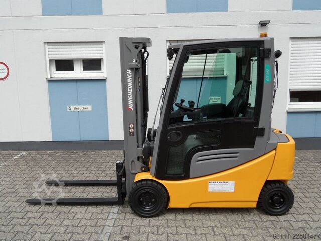 Electric 4-wheel forklift Jungheinrich EFG 320 - Kabine mit Heizung - Freihub