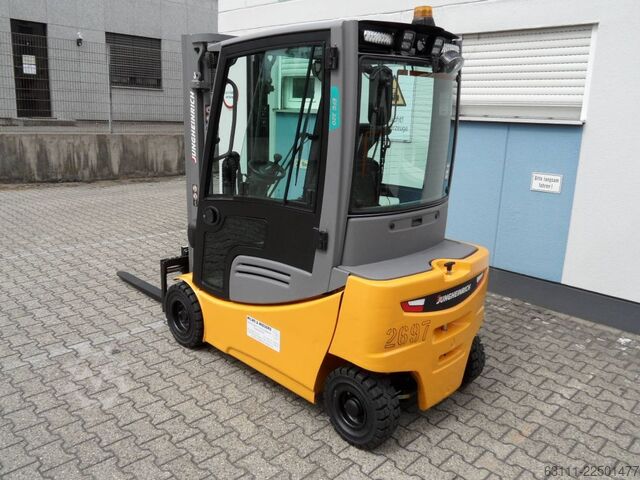 Electric 4-wheel forklift Jungheinrich EFG 320 - Kabine mit Heizung - Freihub