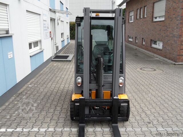 Electric 4-wheel forklift Jungheinrich EFG 320 - Kabine mit Heizung - Freihub