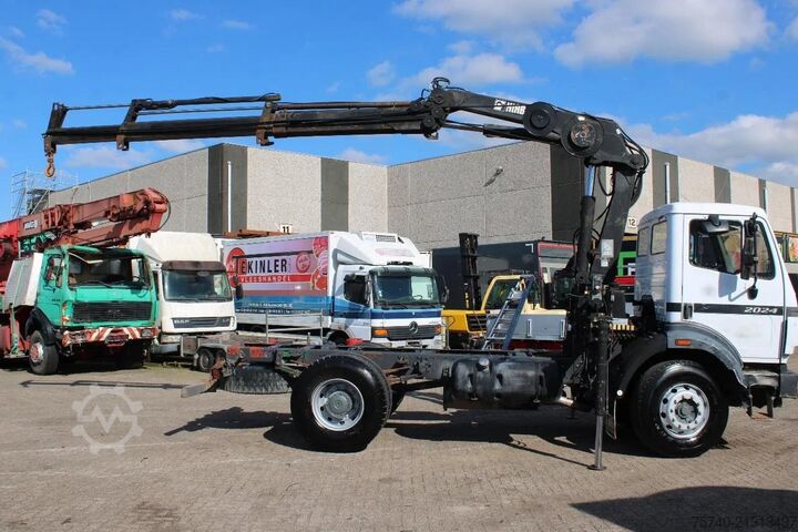 Crane Mercedes-Benz SK 2024 + HIAB 125 + MANUAL