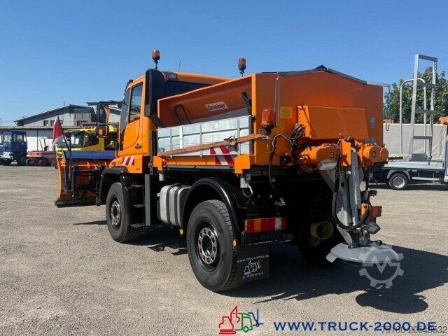 Dreiseitenkipper LKW Unimog U400 238PS Winterdienst + Streuer + 3m Schild