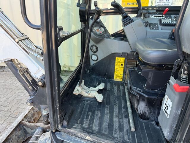 Minibagger BOBCAT E26 / 2021 BJ / 2 x Löffel / 1.665 H