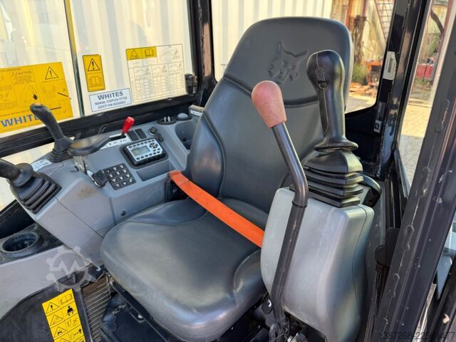 Minibagger BOBCAT E26 / 2021 BJ / 2 x Löffel / 1.665 H