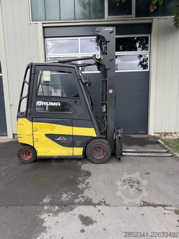 Gabelstapler Linde E30 mit Batterie aus 2022