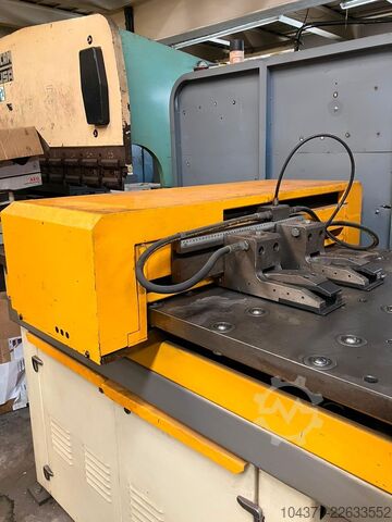 Lochstanzmaschine GEKA PUMA 110