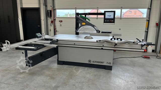 Sliding table saw Altendorf F45