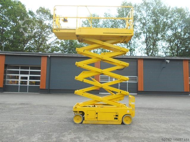 Work platform GENIE GS 3246, Scherenarbeitsbühne Genie 11,9 m