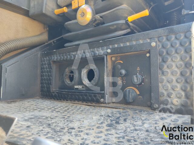 All terrain crane Liebherr LTM 1025