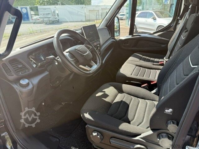 High-roof long-wheelbase panel van Iveco 