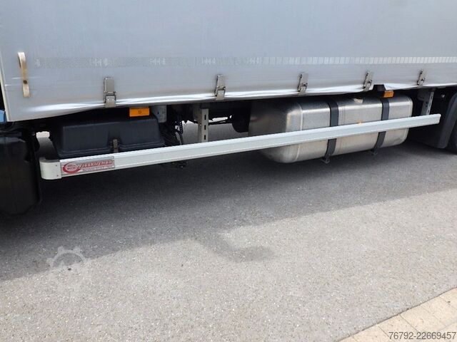 LKW mit Pritsche (offen) MERCEDES-BENZ 1833 LnR L-Fhs./Pritsche 7,35m/LBW 2to/Vollluftg