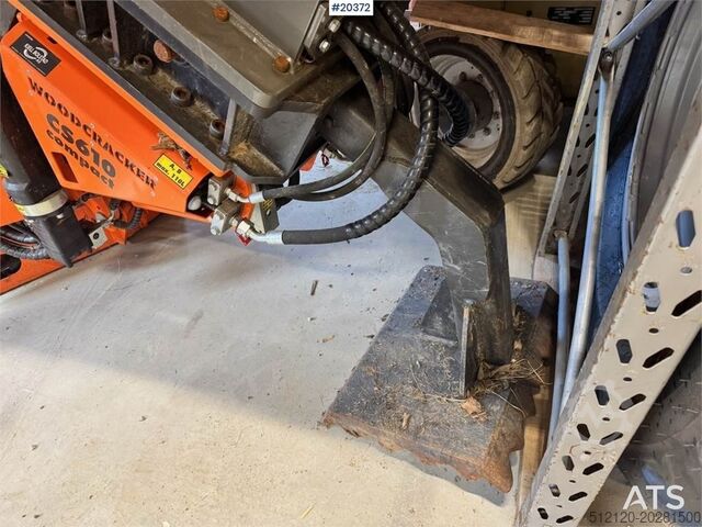 Forestry machine WoodCracker CS610 Trap aggregate w/ S60 attachment