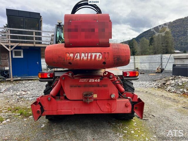 Telehandler Manitou MRT2540 w/ radio control, crew basket, 2 sets of p