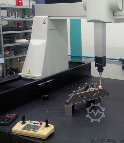 Koordinatenmessmaschine Mitutoyo Crysta Apex C776