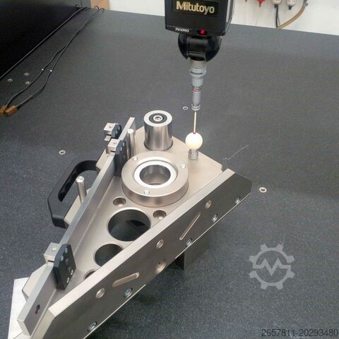 Koordinatenmessmaschine Mitutoyo Crysta Apex C776