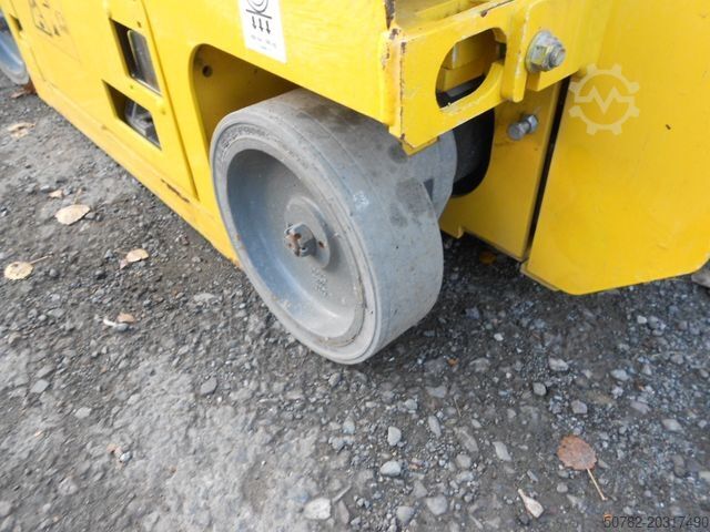 Work platform GENIE GS 1330, Leichtscherenarbeitsbühne Genie 5,9 m