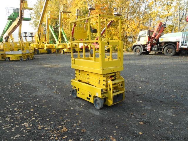 Work platform GENIE GS 1330, Leichtscherenarbeitsbühne Genie 5,9 m