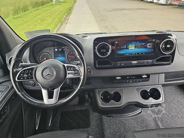 High-roof van MERCEDES-BENZ SPRINTER 319 L2H2 MBUX10  LED!!