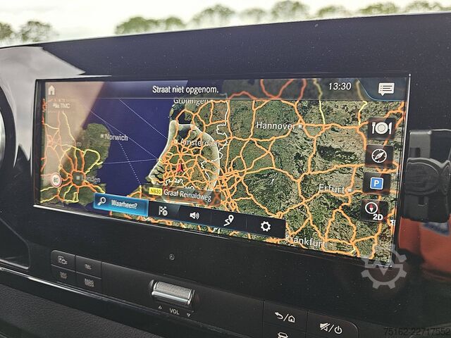 High-roof van MERCEDES-BENZ SPRINTER 319 L2H2 MBUX10  LED!!